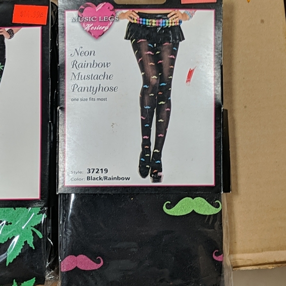 Music Legs graphic pantyhose bundle - Picture 5 of 6